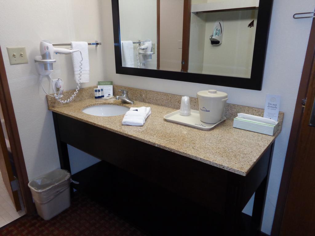 Americinn By Wyndham Johnston Des Moines Urbandale Szoba fotó
