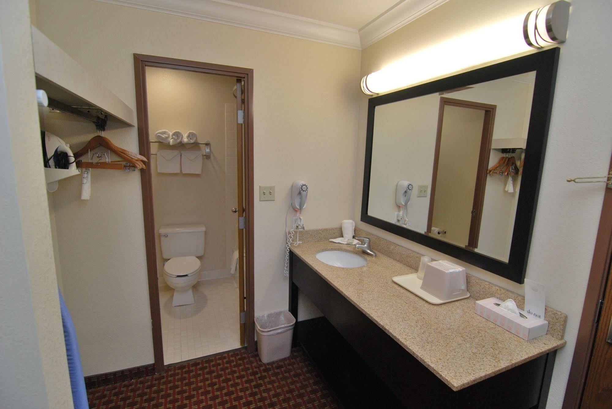 Americinn By Wyndham Johnston Des Moines Urbandale Kültér fotó